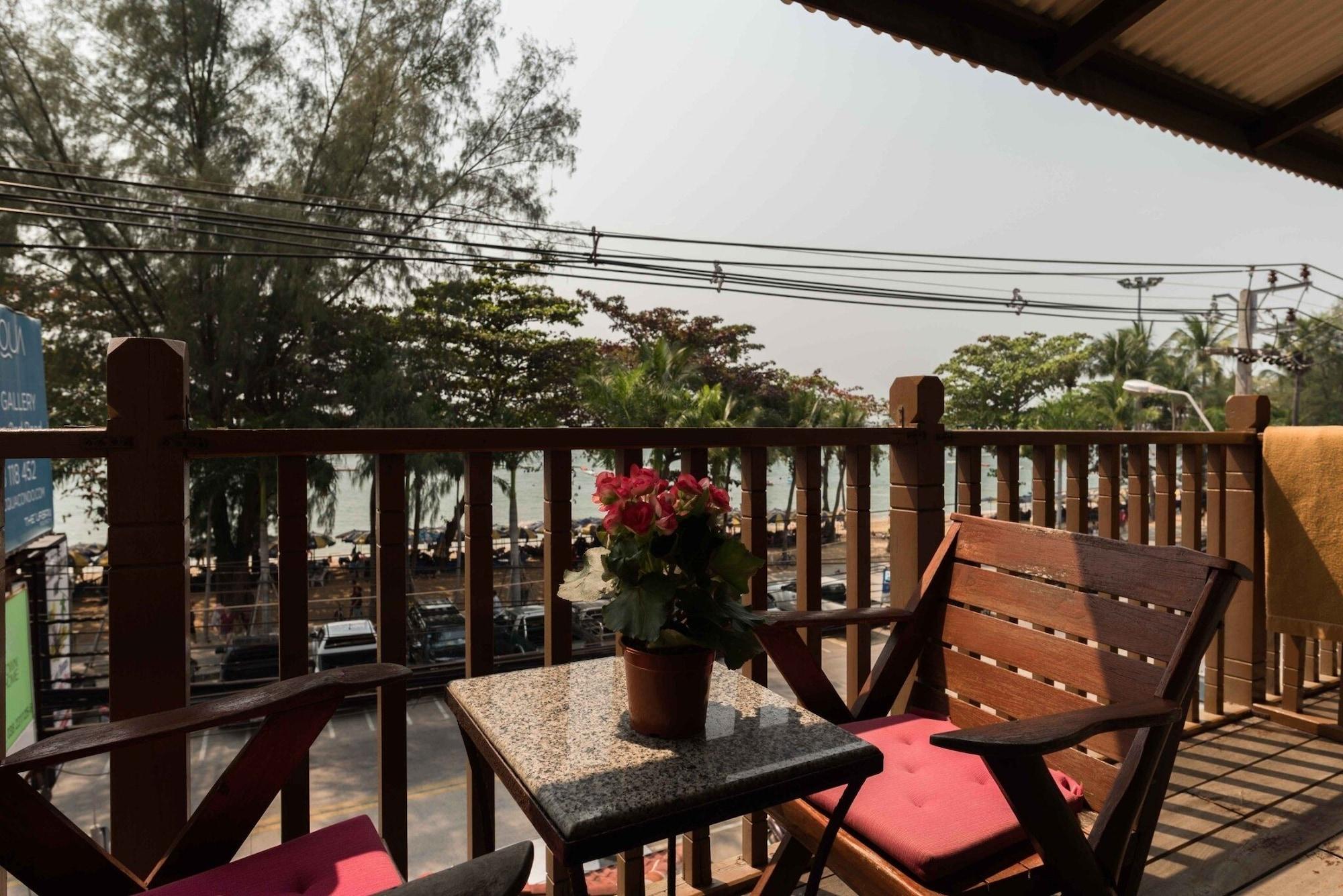 Jomtien Boathouse Hotell Pattaya Exteriör bild