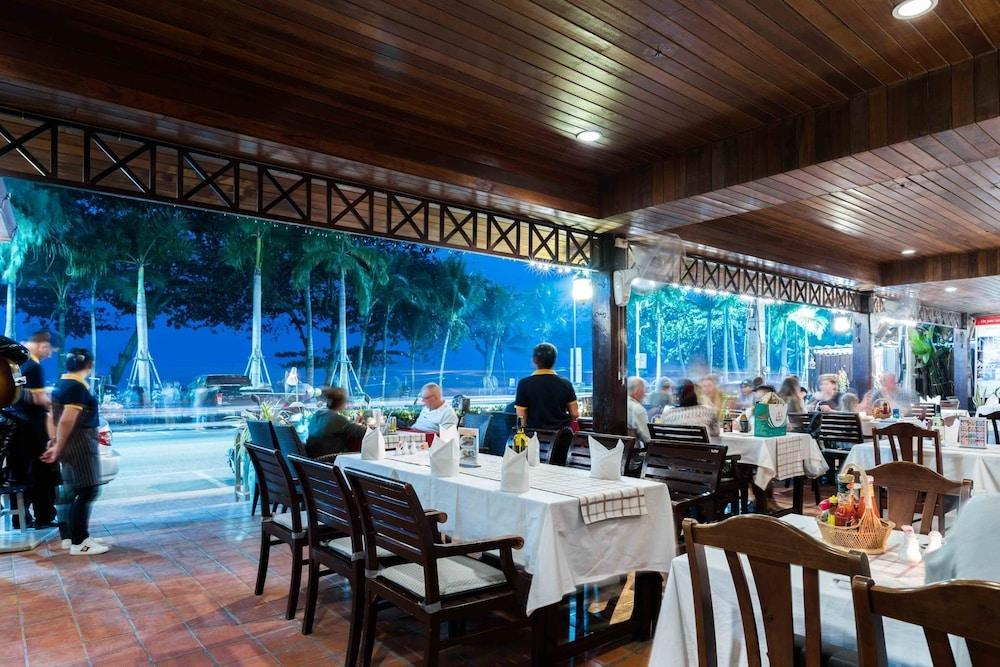 Jomtien Boathouse Hotell Pattaya Exteriör bild